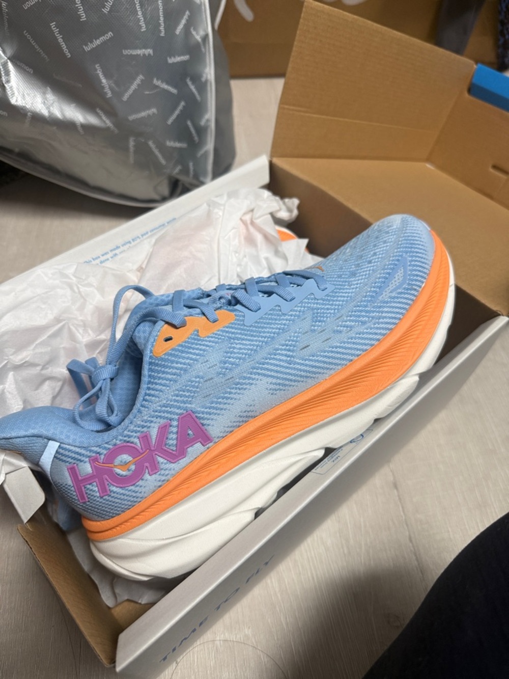 Hoka Clifton 9 NWT